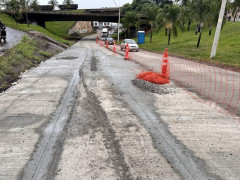 Vandalismo: concreto da avenida 1º de Agosto é avariado; sinalização e monitoramento serão reforçados
